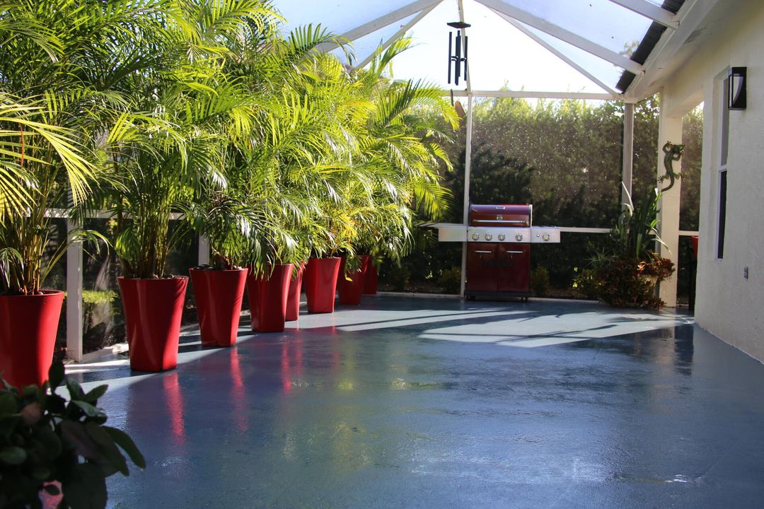 En Venta: $579,900 (3 camas, 3 baños, 2411 Pies cuadrados)