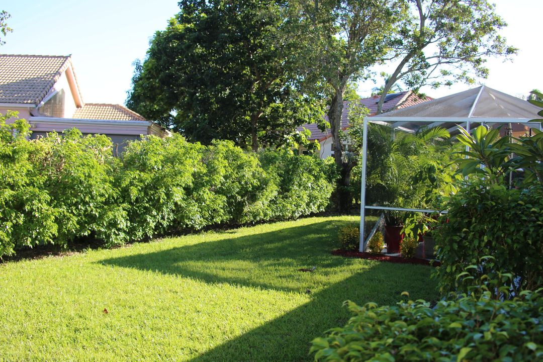 En Venta: $579,900 (3 camas, 3 baños, 2411 Pies cuadrados)