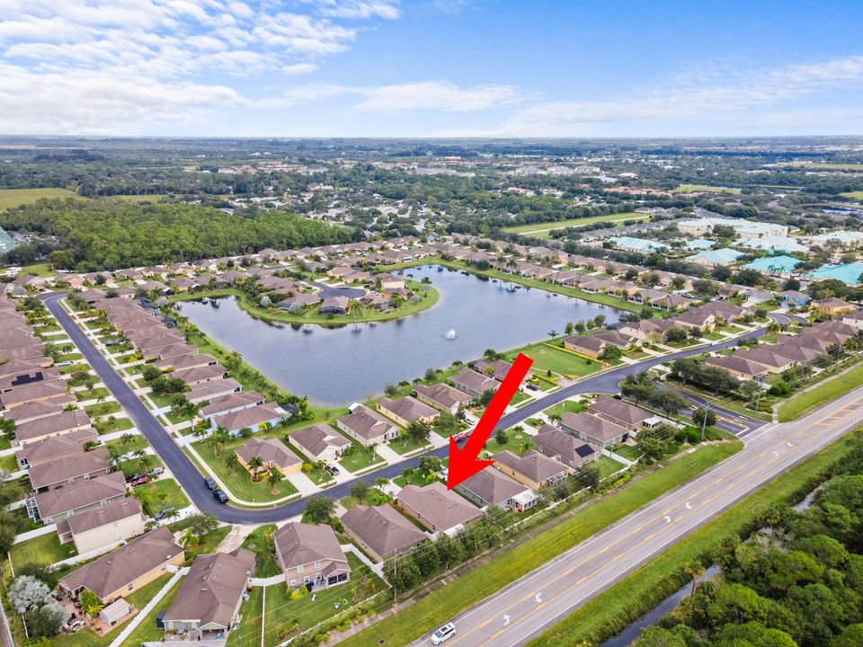 待售: $389,000 (4 贝兹, 2 浴室, 1935 平方英尺)