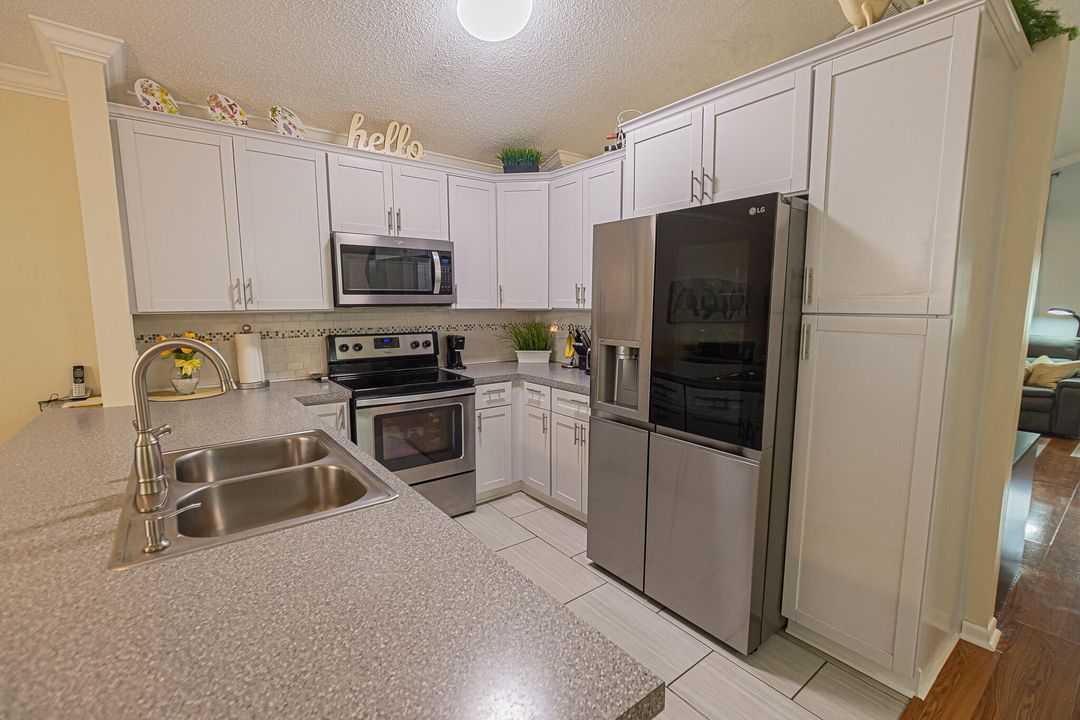 En Venta: $219,888 (2 camas, 2 baños, 1217 Pies cuadrados)