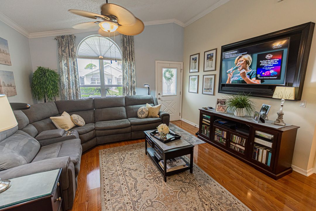 En Venta: $219,888 (2 camas, 2 baños, 1217 Pies cuadrados)