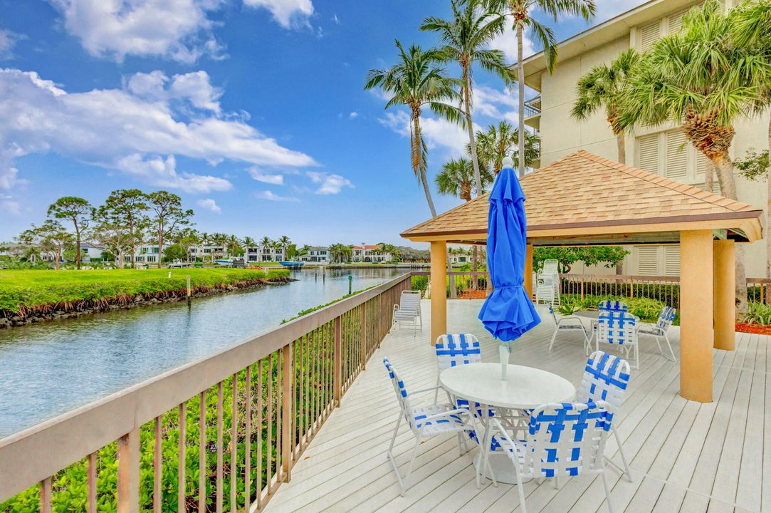 待售: $560,000 (2 贝兹, 2 浴室, 1385 平方英尺)