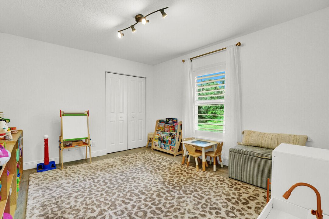 For Sale: $1,399,000 (4 beds, 3 baths, 2418 Square Feet)