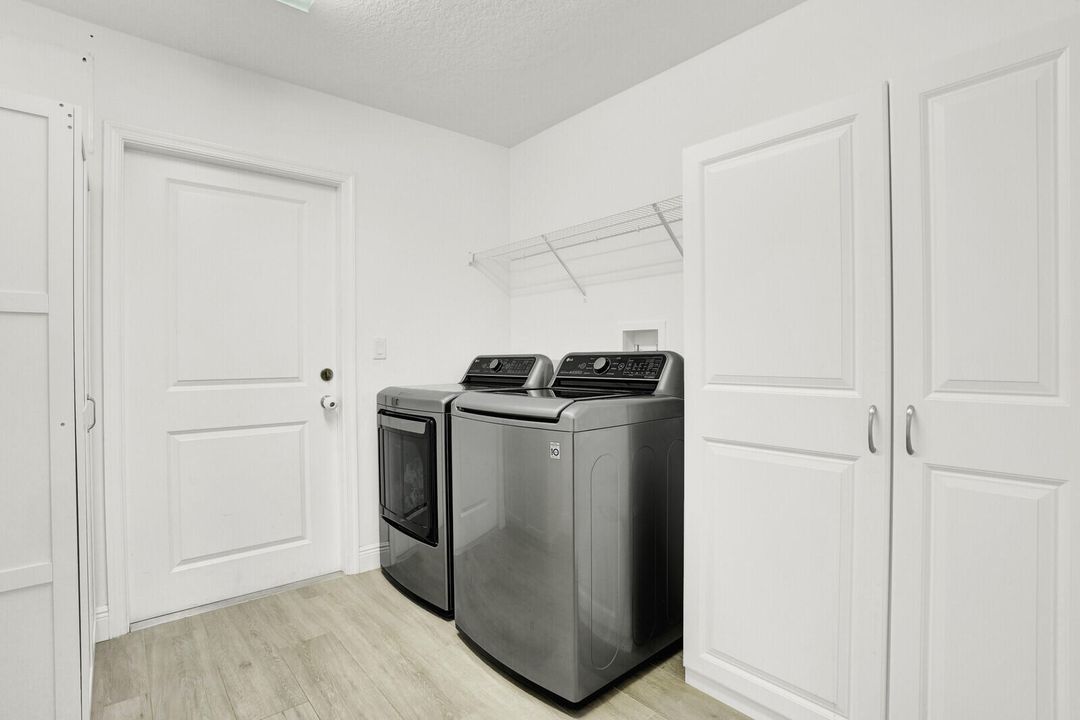 For Sale: $1,399,000 (4 beds, 3 baths, 2418 Square Feet)