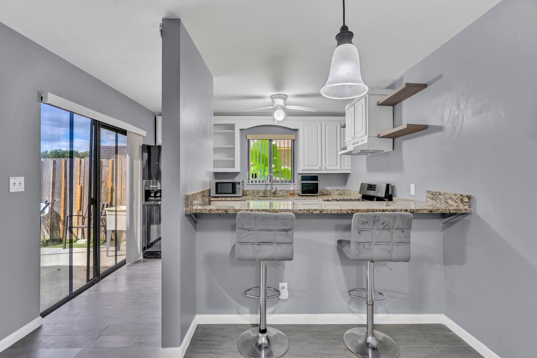 En Venta: $265,000 (2 camas, 1 baños, 1272 Pies cuadrados)