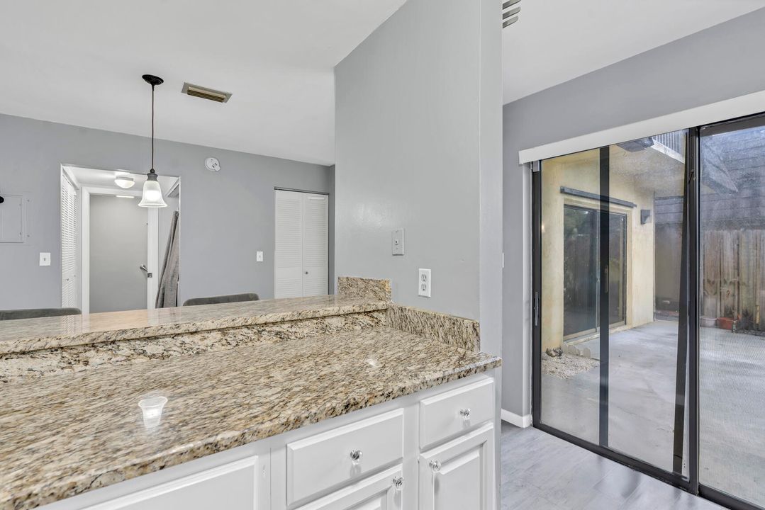 En Venta: $265,000 (2 camas, 1 baños, 1272 Pies cuadrados)