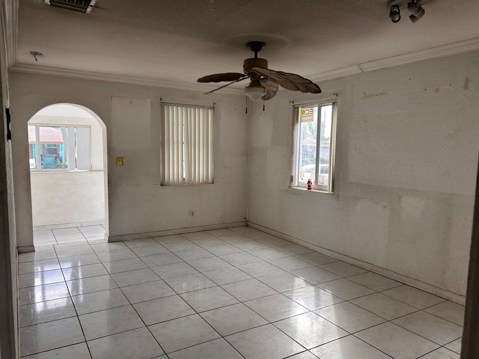 En Venta: $199,260 (3 camas, 1 baños, 933 Pies cuadrados)