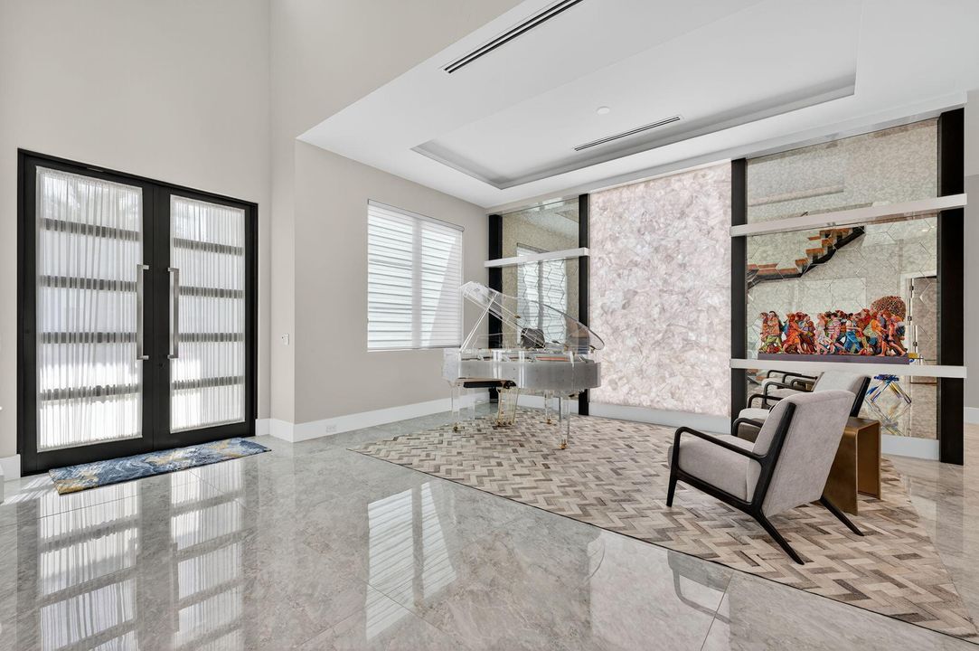 En Venta: $5,395,000 (5 camas, 5 baños, 5012 Pies cuadrados)