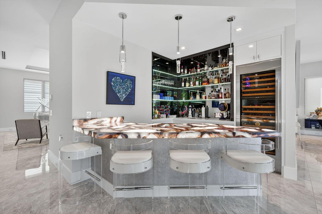 En Venta: $5,395,000 (5 camas, 5 baños, 5012 Pies cuadrados)