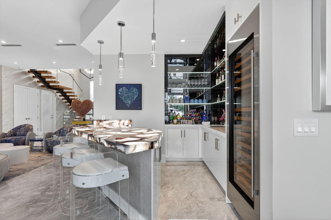 En Venta: $5,395,000 (5 camas, 5 baños, 5012 Pies cuadrados)