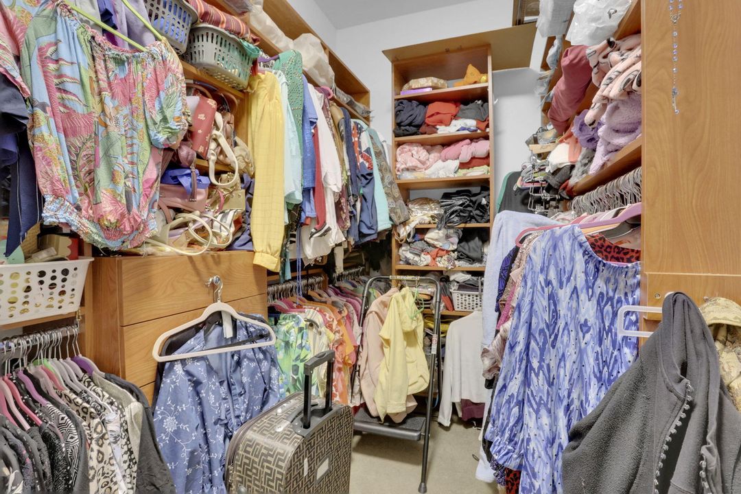 Activo con contrato: $950,000 (4 camas, 3 baños, 2846 Pies cuadrados)