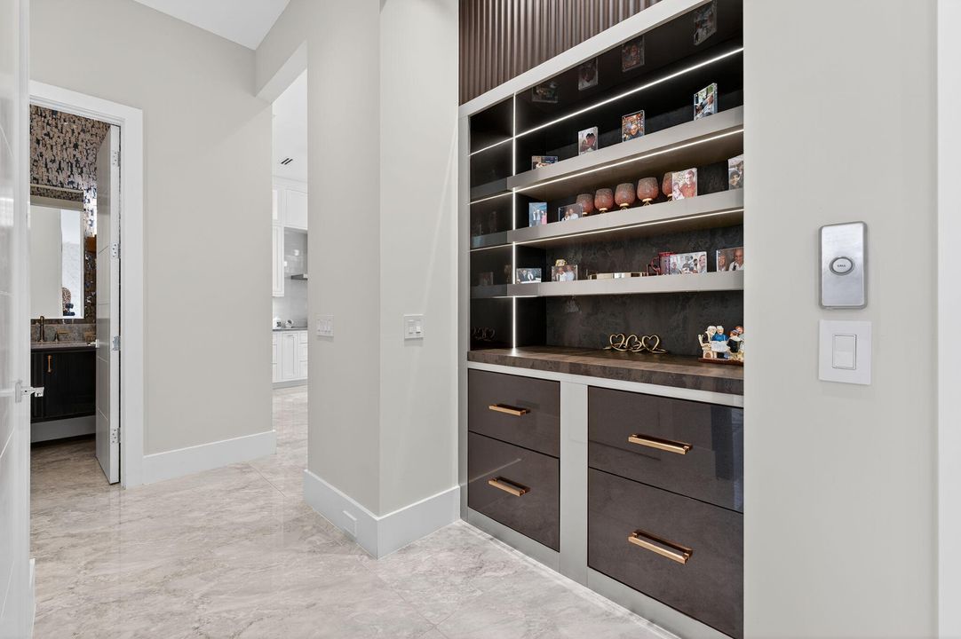 En Venta: $5,395,000 (5 camas, 5 baños, 5012 Pies cuadrados)