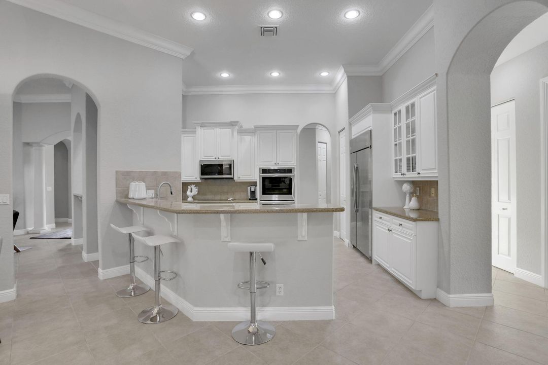 Activo con contrato: $950,000 (4 camas, 3 baños, 2846 Pies cuadrados)