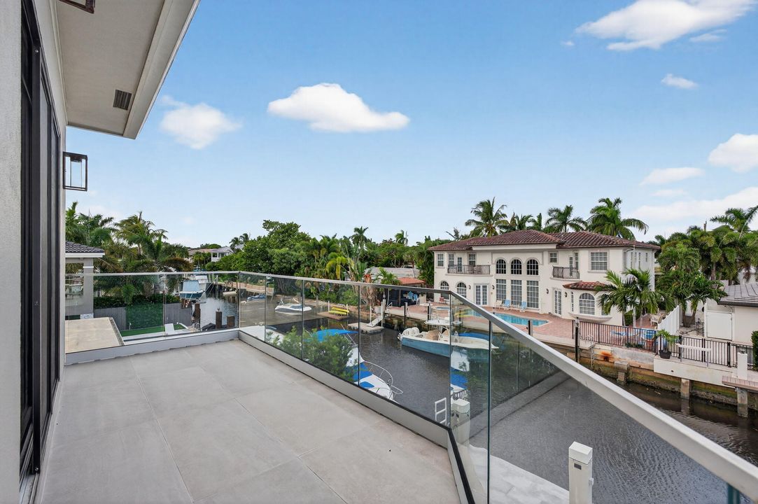 En Venta: $5,395,000 (5 camas, 5 baños, 5012 Pies cuadrados)