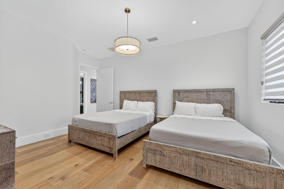 En Venta: $5,395,000 (5 camas, 5 baños, 5012 Pies cuadrados)