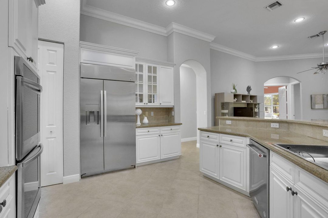 Activo con contrato: $950,000 (4 camas, 3 baños, 2846 Pies cuadrados)