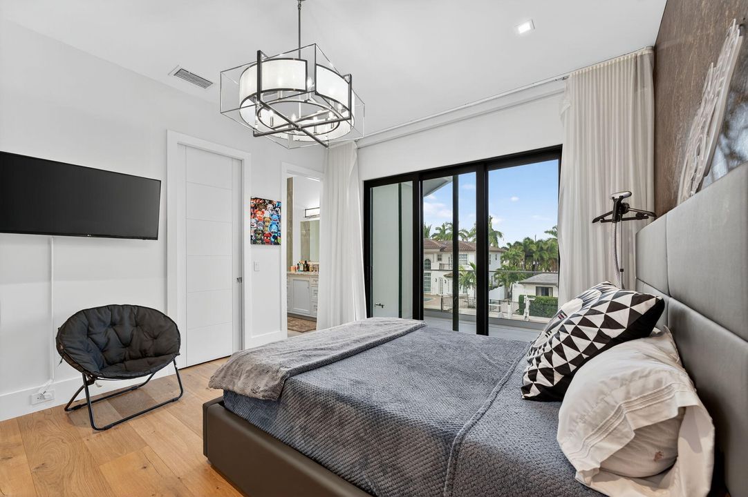 En Venta: $5,395,000 (5 camas, 5 baños, 5012 Pies cuadrados)