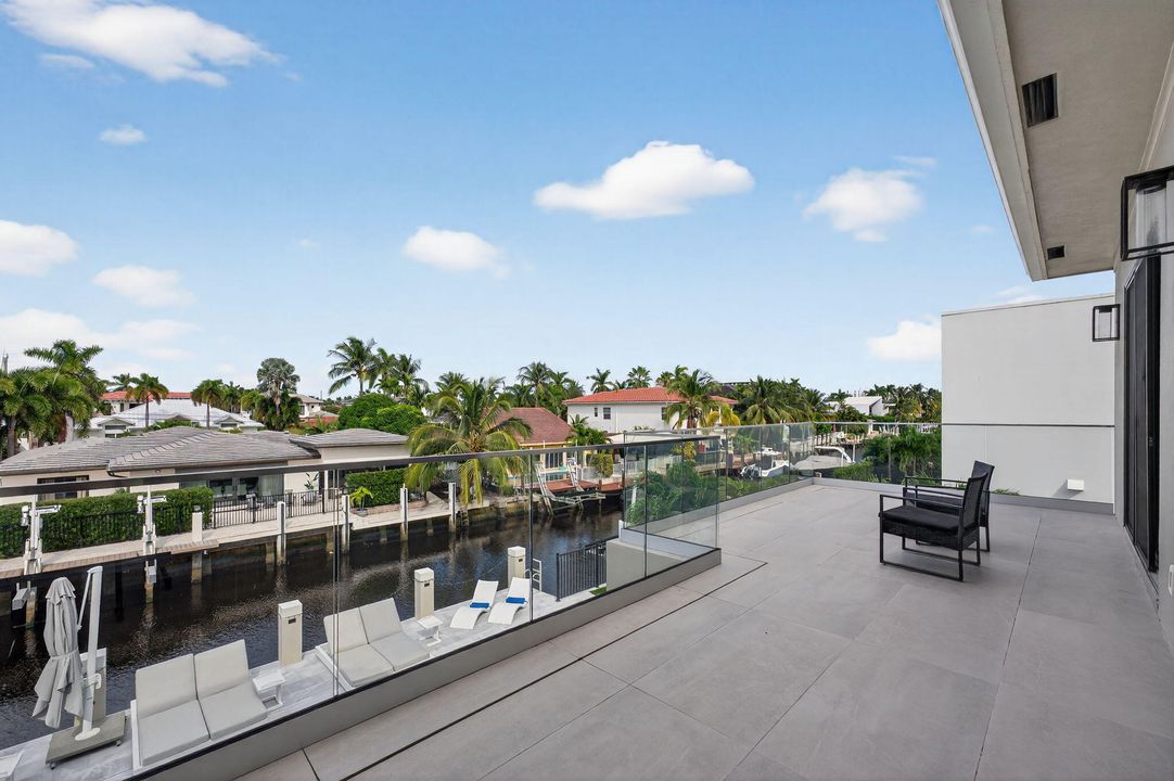 En Venta: $5,395,000 (5 camas, 5 baños, 5012 Pies cuadrados)