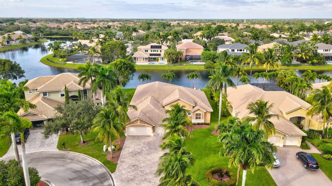 Activo con contrato: $950,000 (4 camas, 3 baños, 2846 Pies cuadrados)