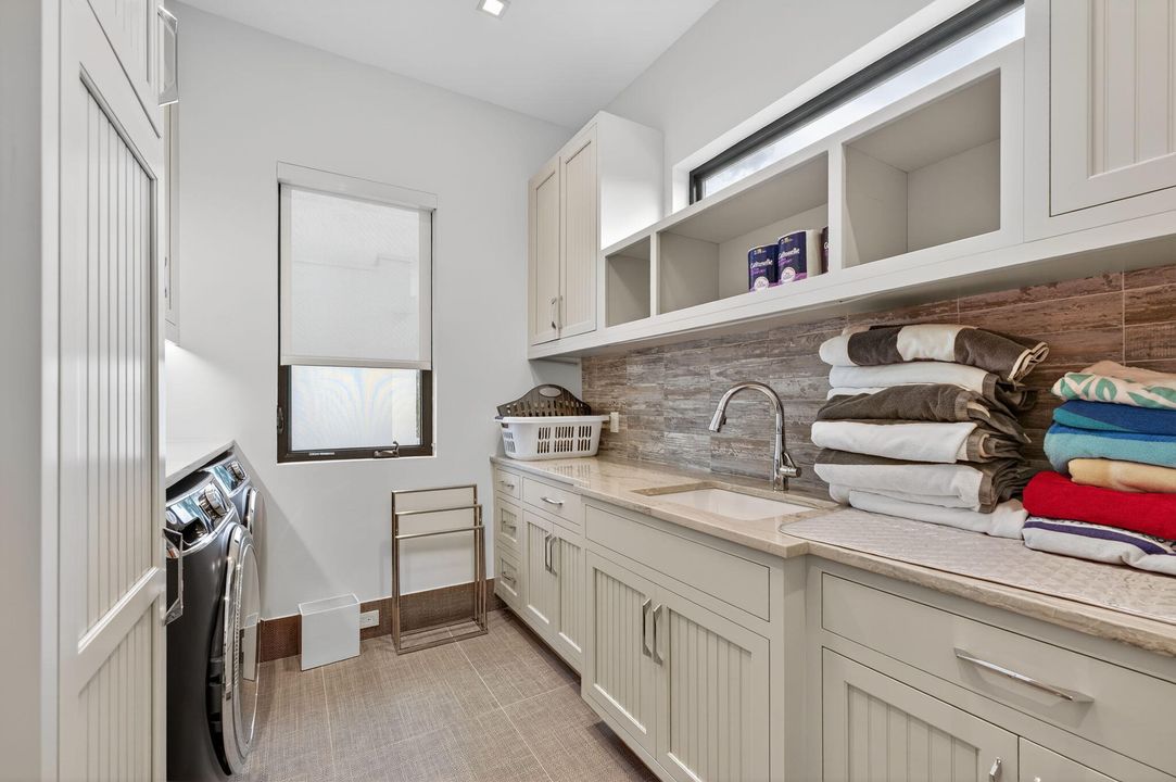 En Venta: $5,395,000 (5 camas, 5 baños, 5012 Pies cuadrados)