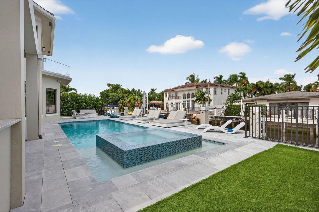 En Venta: $5,395,000 (5 camas, 5 baños, 5012 Pies cuadrados)