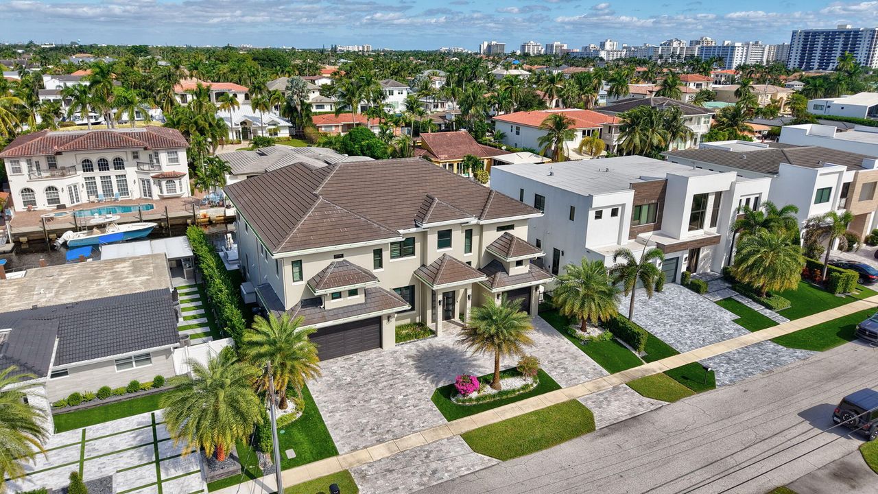 En Venta: $5,395,000 (5 camas, 5 baños, 5012 Pies cuadrados)