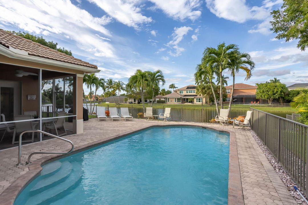 Activo con contrato: $950,000 (4 camas, 3 baños, 2846 Pies cuadrados)