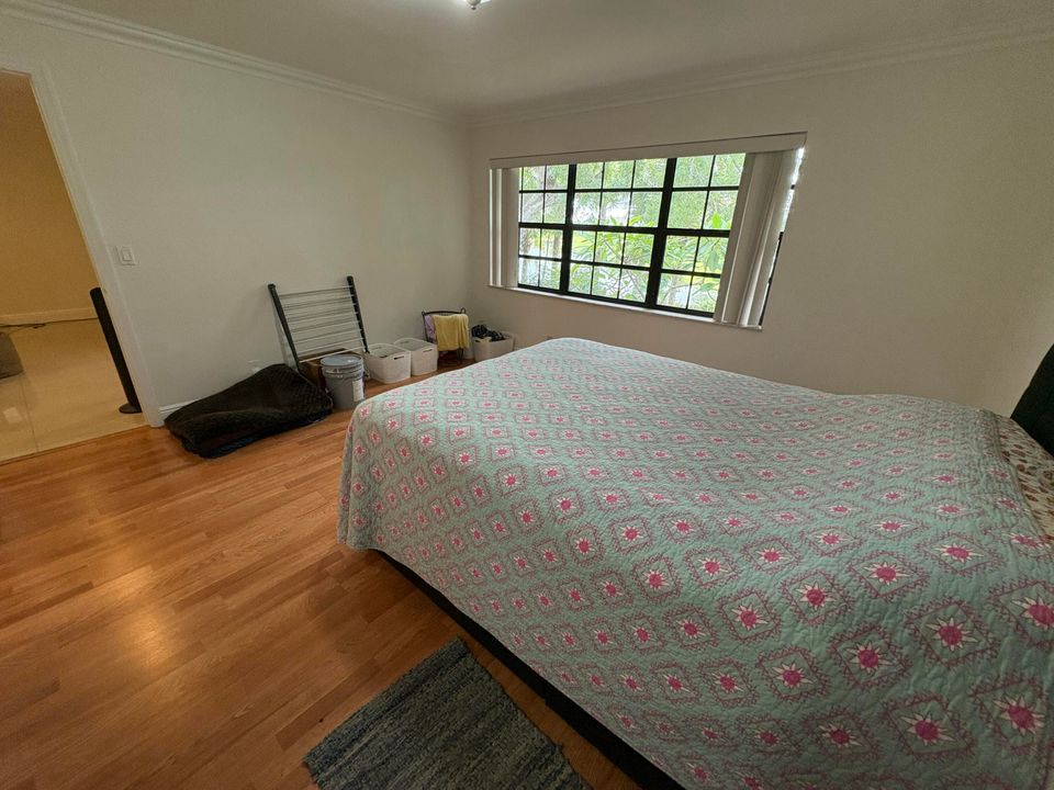 For Sale: $239,900 (2 beds, 2 baths, 1270 Square Feet)