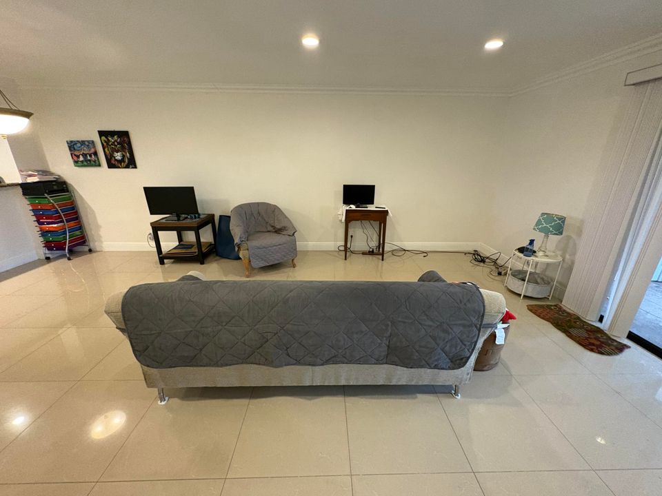 For Sale: $239,900 (2 beds, 2 baths, 1270 Square Feet)