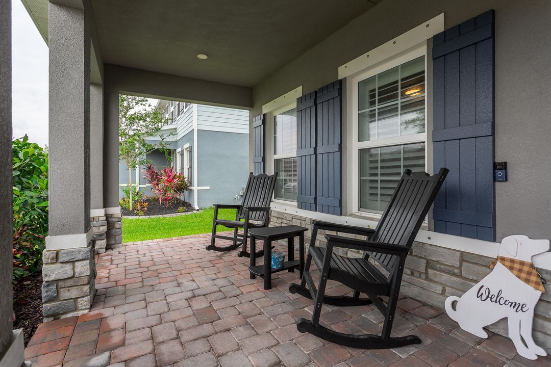 Active With Contract: $550,000 (5 beds, 4 baths, 2797 Square Feet)