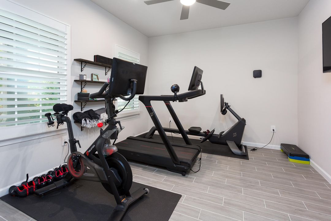 Active With Contract: $550,000 (5 beds, 4 baths, 2797 Square Feet)