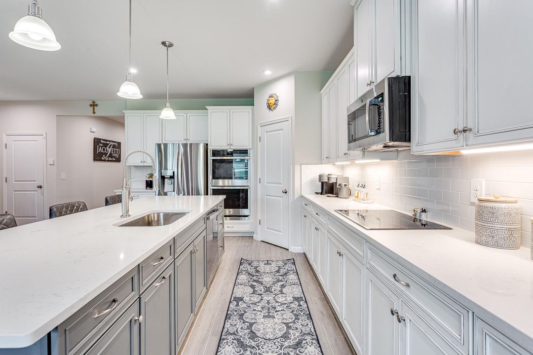 Active With Contract: $550,000 (5 beds, 4 baths, 2797 Square Feet)