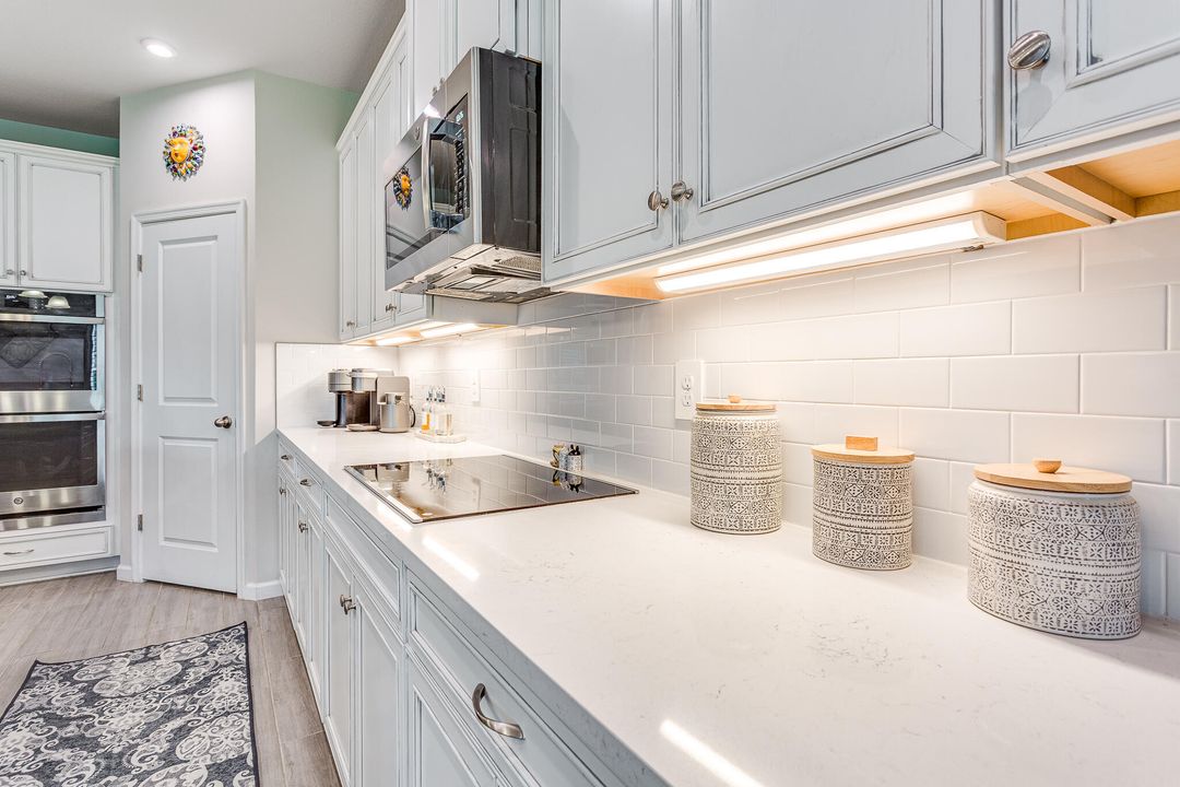 Active With Contract: $550,000 (5 beds, 4 baths, 2797 Square Feet)