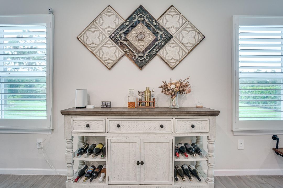 Active With Contract: $550,000 (5 beds, 4 baths, 2797 Square Feet)