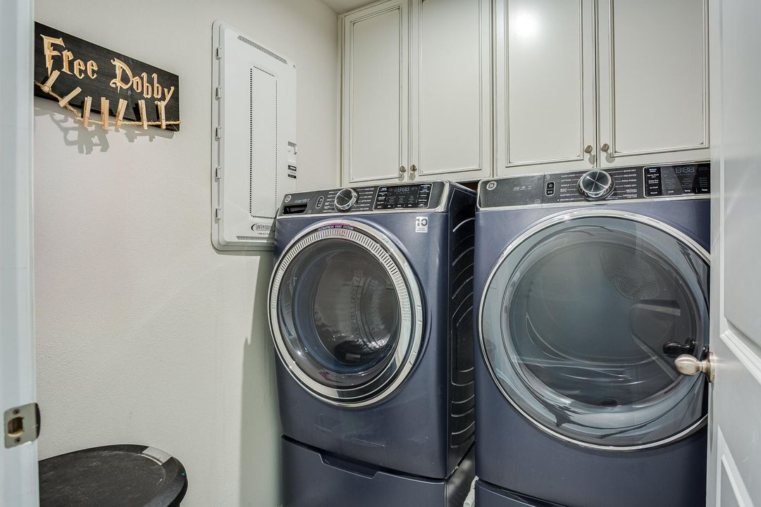 Active With Contract: $550,000 (5 beds, 4 baths, 2797 Square Feet)