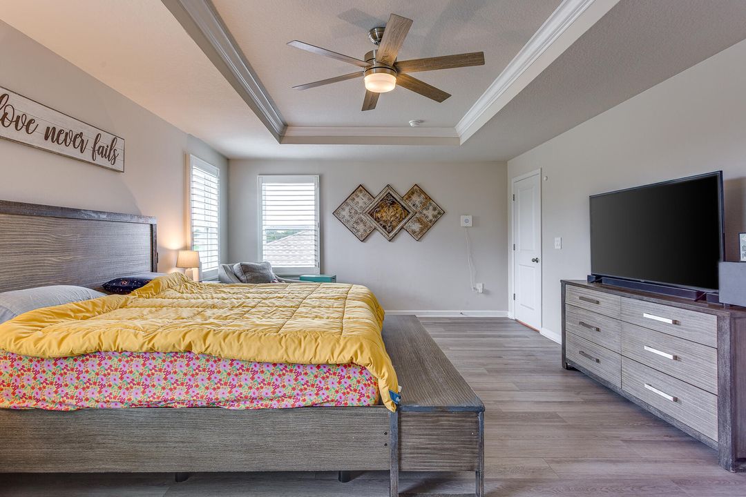 Active With Contract: $550,000 (5 beds, 4 baths, 2797 Square Feet)