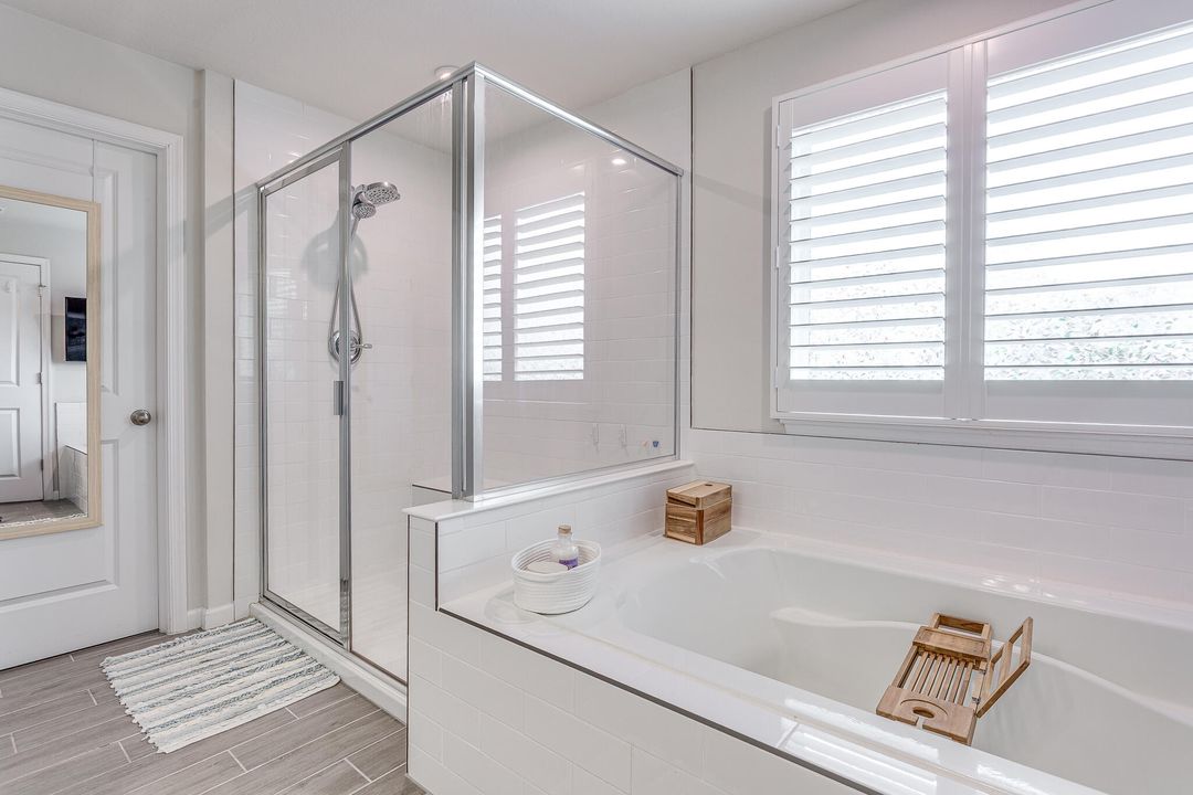 Active With Contract: $550,000 (5 beds, 4 baths, 2797 Square Feet)