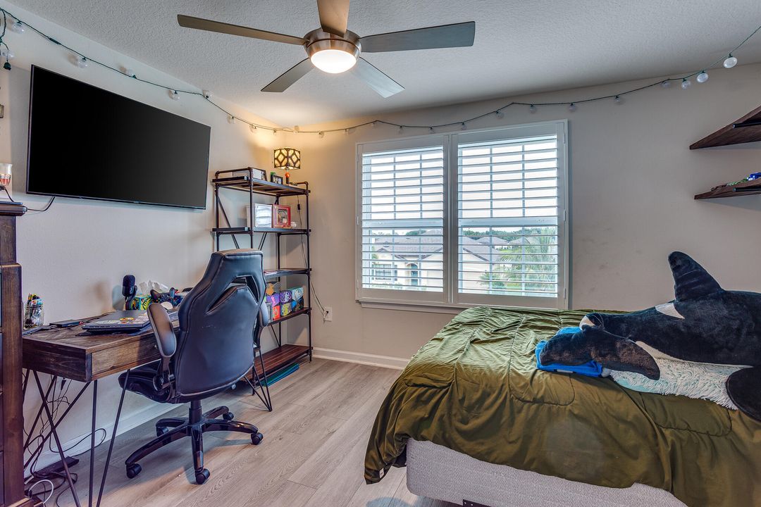 Active With Contract: $550,000 (5 beds, 4 baths, 2797 Square Feet)