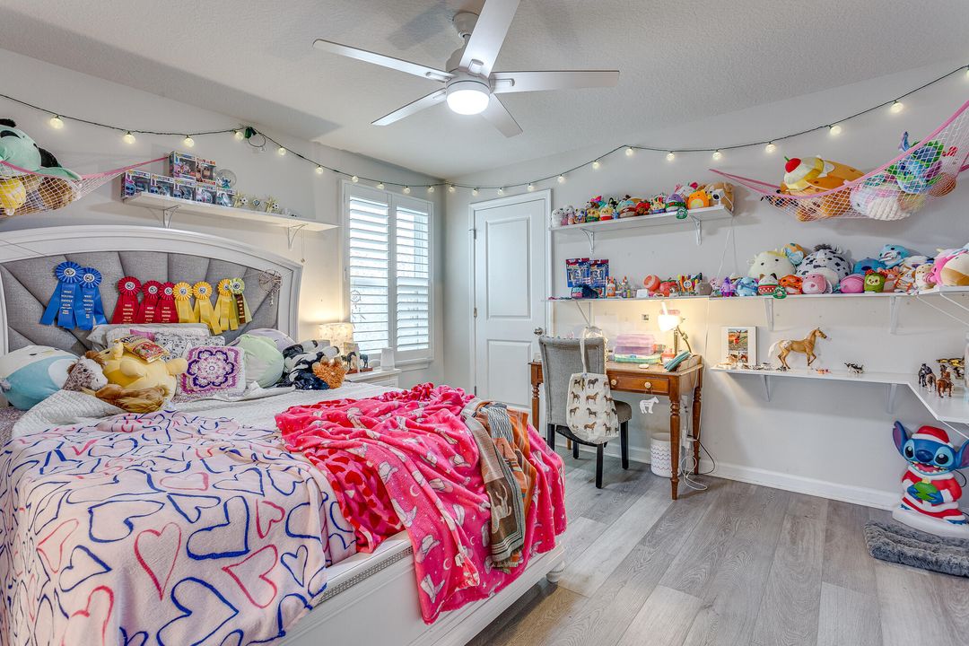 Active With Contract: $550,000 (5 beds, 4 baths, 2797 Square Feet)