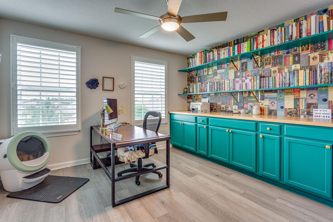 Active With Contract: $550,000 (5 beds, 4 baths, 2797 Square Feet)