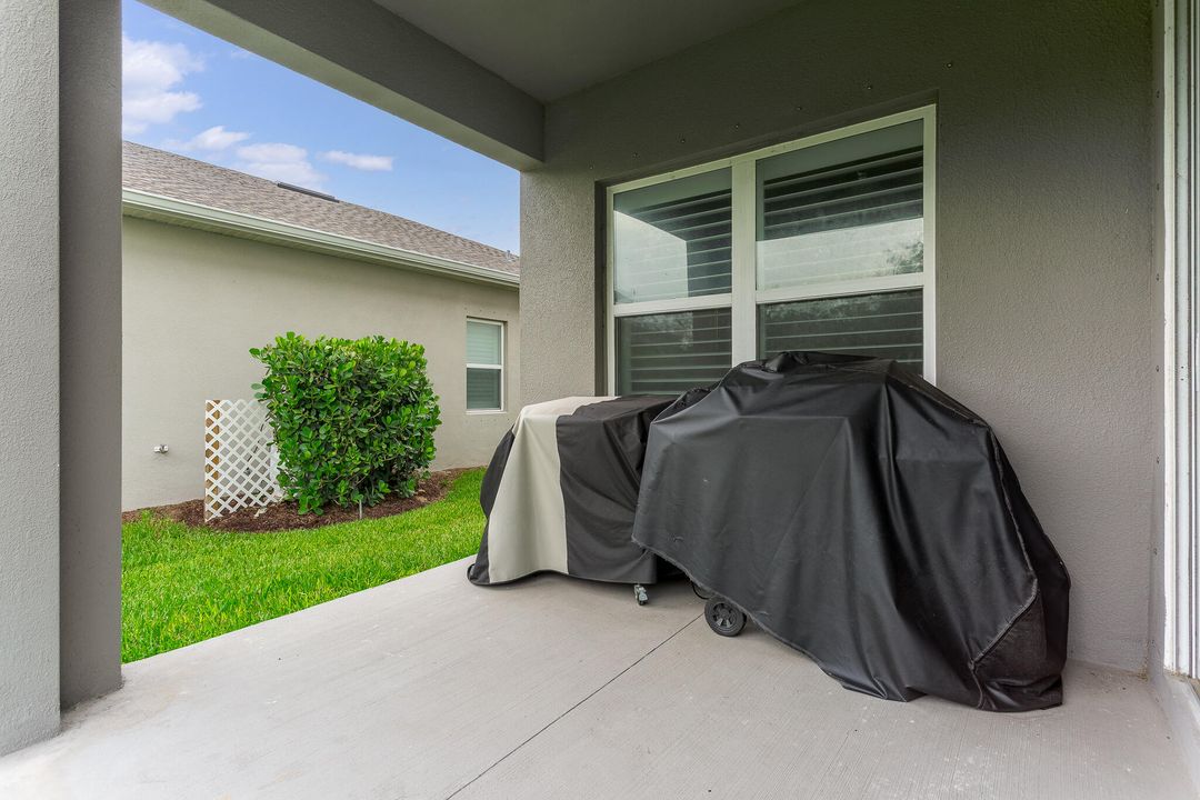 Active With Contract: $550,000 (5 beds, 4 baths, 2797 Square Feet)