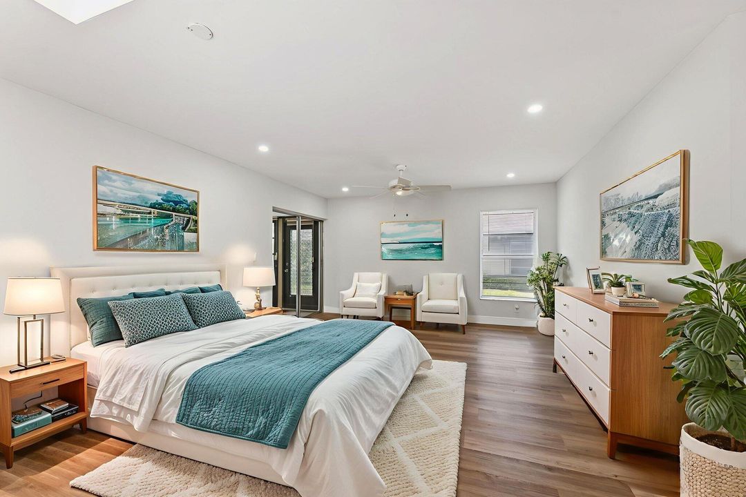 Active With Contract: $2,150 (2 beds, 2 baths, 1044 Square Feet)