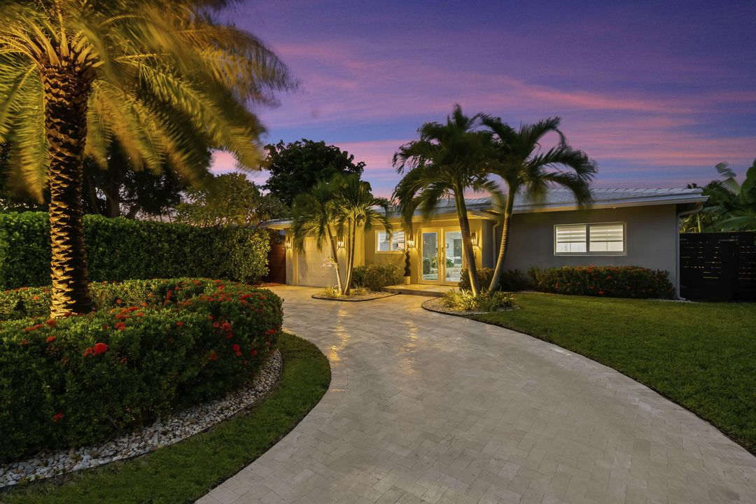 For Sale: $1,750,000 (3 beds, 2 baths, 1834 Square Feet)