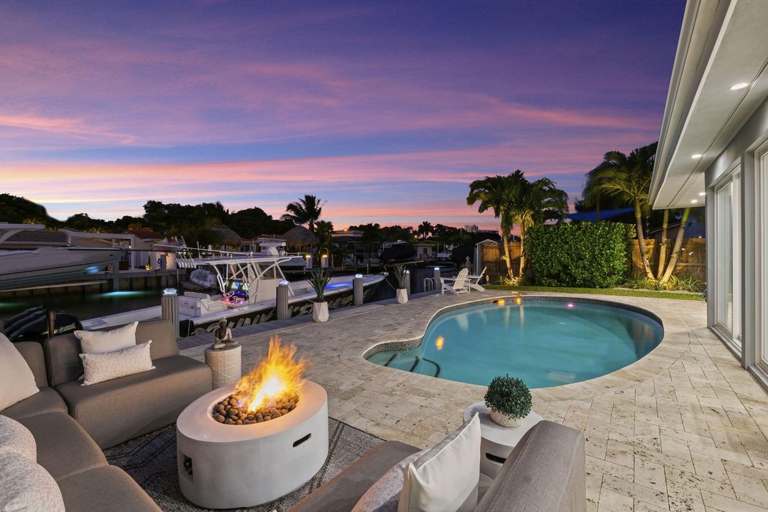 For Sale: $1,750,000 (3 beds, 2 baths, 1834 Square Feet)