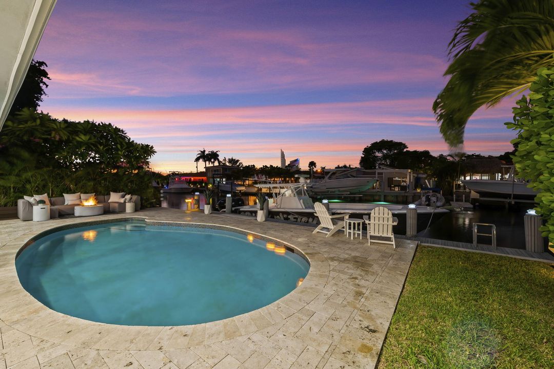 For Sale: $1,750,000 (3 beds, 2 baths, 1834 Square Feet)