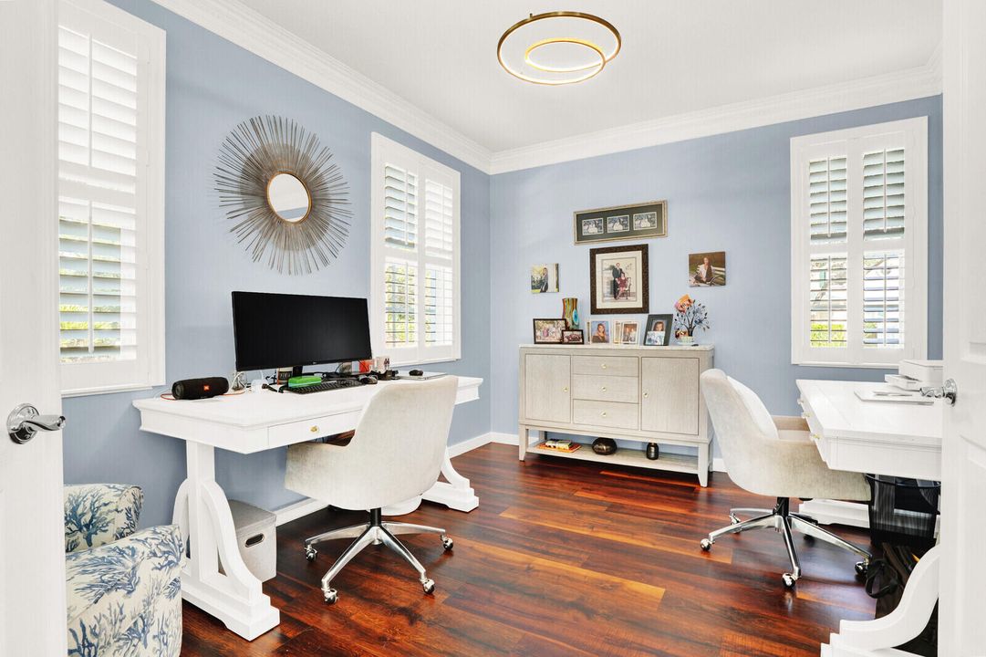 合同活跃: $1,125,000 (3 贝兹, 2 浴室, 2038 平方英尺)