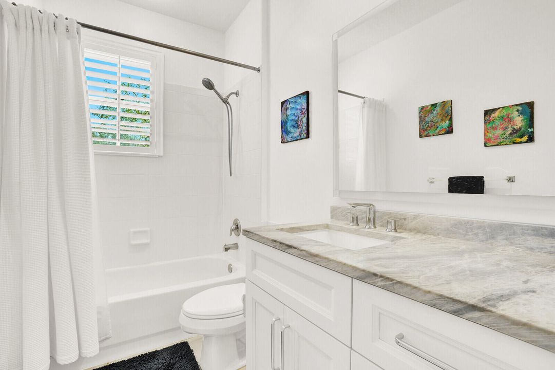 合同活跃: $1,125,000 (3 贝兹, 2 浴室, 2038 平方英尺)