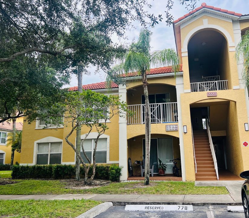 For Sale: $225,000 (2 beds, 1 baths, 1015 Square Feet)