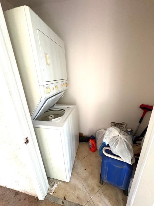 For Sale: $239,900 (2 beds, 2 baths, 1270 Square Feet)