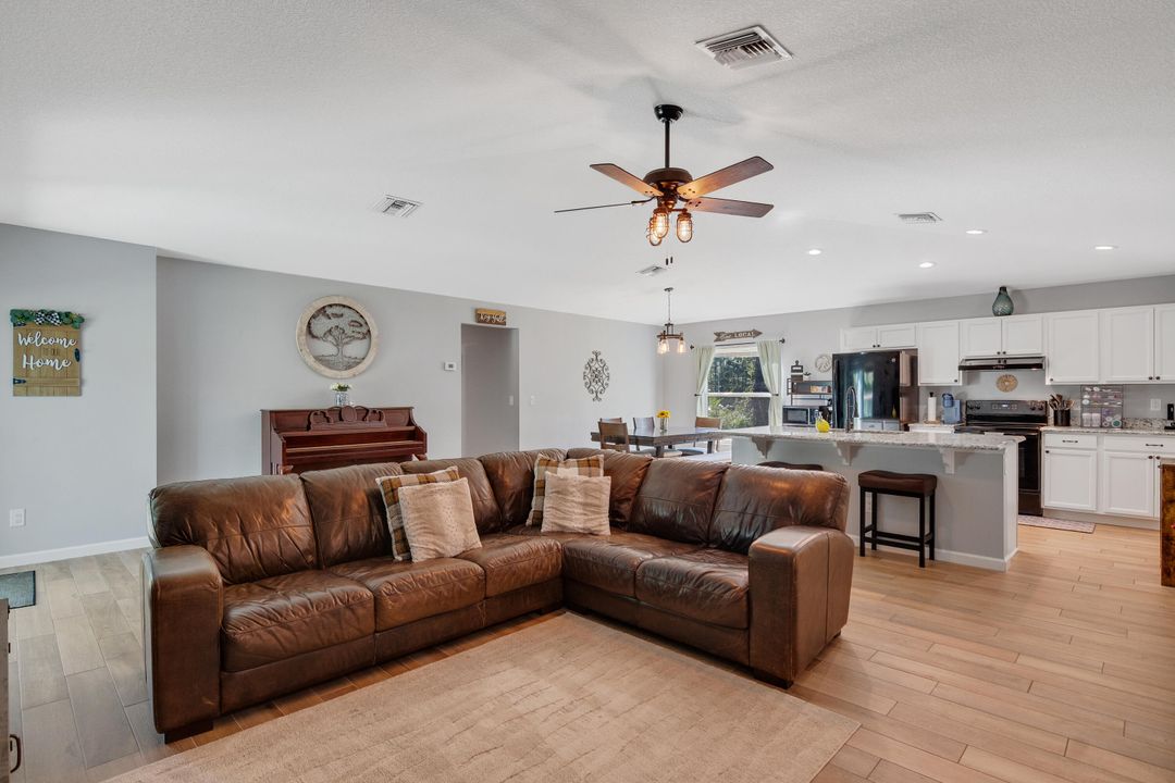 Active With Contract: $544,900 (3 beds, 2 baths, 1695 Square Feet)